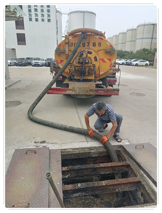 峨眉山隔油池清掏