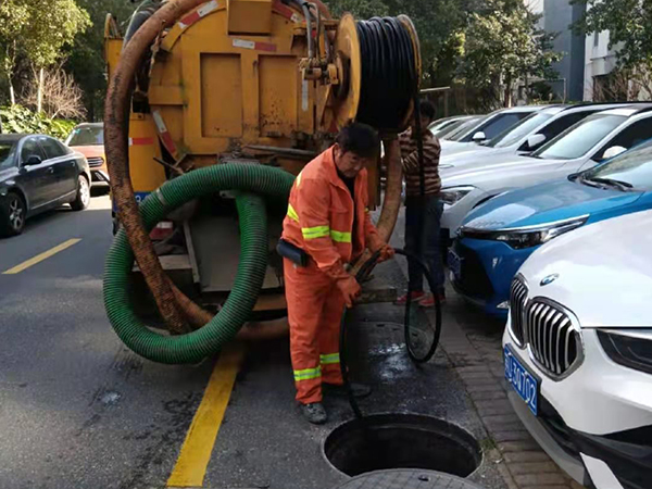 峨眉山排污管道清淤