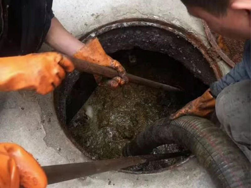 峨眉山清理化粪池时如何避免沼气的危害?